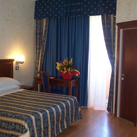 Hotel Alexander Resort Rimini Bagian luar foto