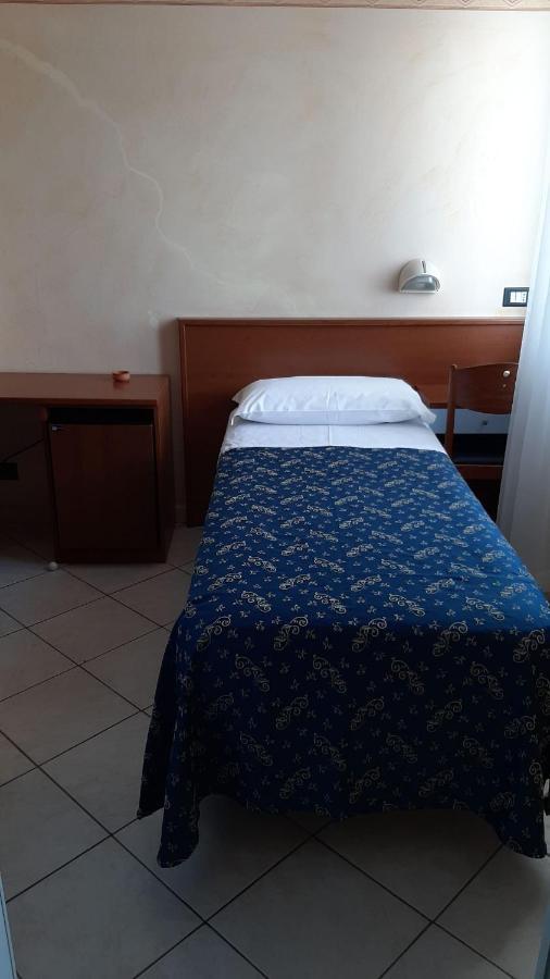 Hotel Alexander Resort Rimini Bagian luar foto