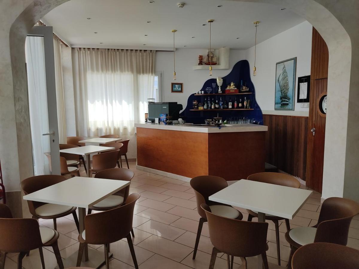 Hotel Alexander Resort Rimini Bagian luar foto