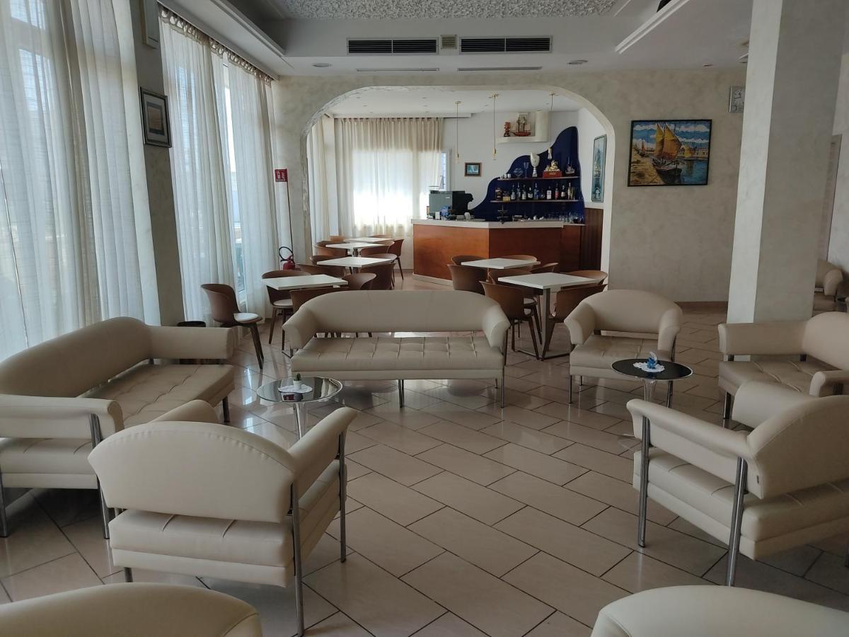Hotel Alexander Resort Rimini Bagian luar foto