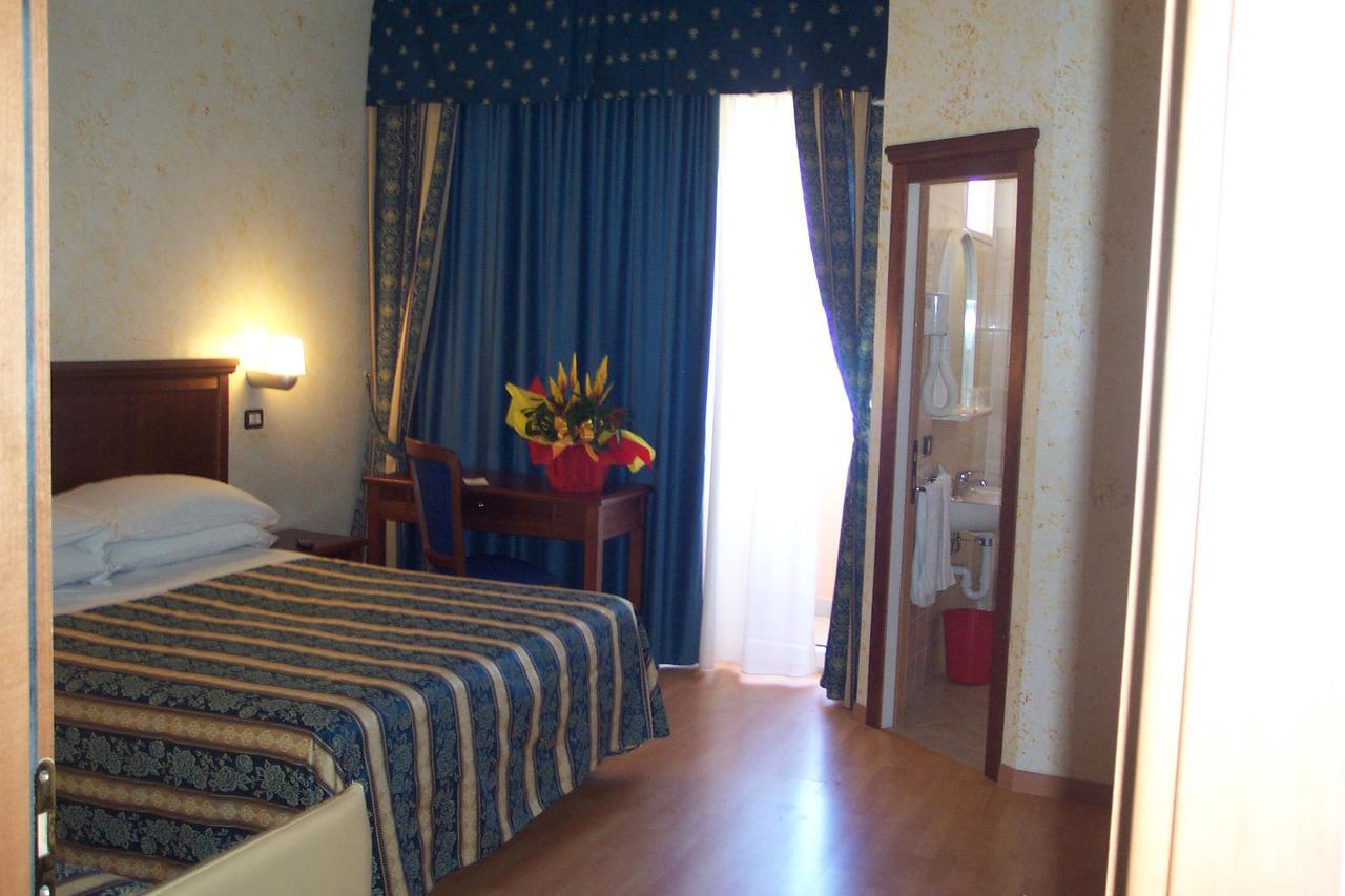 Hotel Alexander Resort Rimini Bagian luar foto