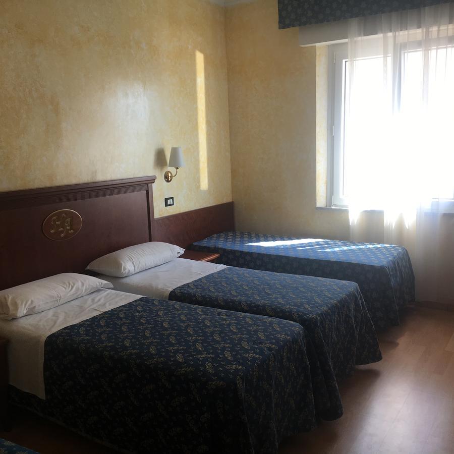 Hotel Alexander Resort Rimini Bagian luar foto