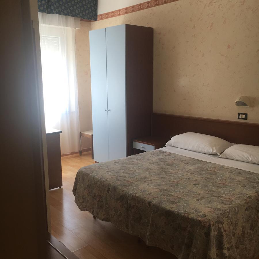 Hotel Alexander Resort Rimini Bagian luar foto